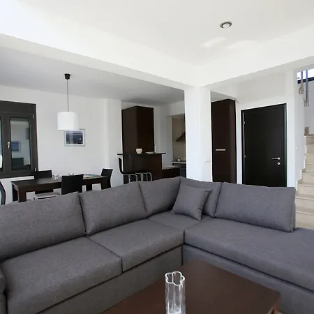 Sunny Sani Luxury