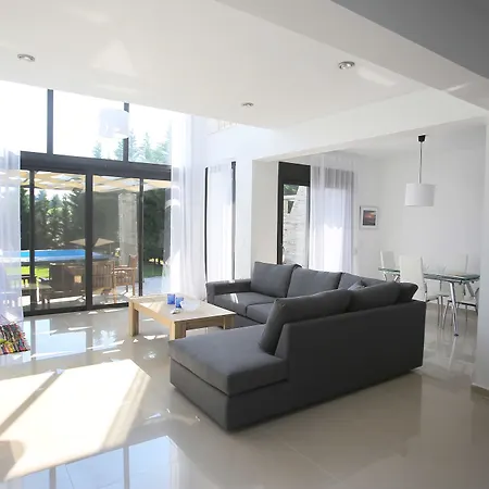 Sunny Sani Luxury Apartment