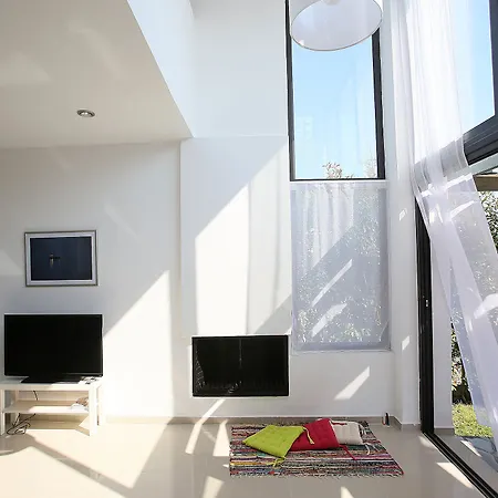 Sunny Sani Luxury Apartment *