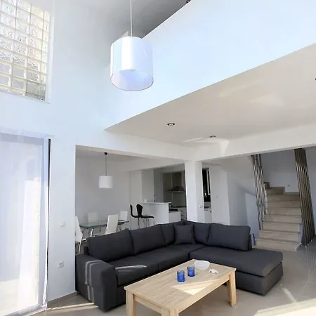 Sunny Sani Luxury Apartment